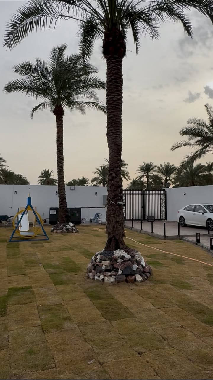 شاليه هلا وغلا 🏀🎢🎆
■غرفتين نوم وصالة ومطبخ وصحيات 
■مسبح للكبار 
■مسبح للصغار 
■العاب للصغار وللكبار 
■حديقة كبيرة  
■ادواة للشواء ومكان شوي كامل 
■جلسات خارجية 
■كراج داخلي 
■كهرباء ع مدار 24 ساعة 
■انترنت مجاني مفتوح 

■يرجى الالتزام بالشروط :
●ممنوع التأجير المختلط للشباب والبنات 
●ممنوع ادخال الخمور ومكبرات صوت الموسيقى 
●اذا كانت عائلة سيتم التأكد من رقم الهوية العائلي 
●غير مسؤولين عن اي حادث عرضي او غرق  
●يرجى المحافظة على نظافة المكان والممتلكات
● في حال عدم الالتزام بالشروط اعلى سيلغى الحجز ولا يسترجع المبلغ المدفوع.
 
الشفت الصباحي 8 صباحاً إلى 6 مساءاً السعر 150 الف 
الشفت المسائي من 8 مساءاً إلى 6 صباحاً 
السعر 150 الف 
اليوم الكامل من 8 صباحاً إلى اليوم الثاني 6 صباحاً
السعر 300 الف 
ايام الخميس والجمعه 
سيكون سعر الشفت 200 الف 
للاتصال *********** 
العنوان بغداد الراشدية قرب الجزيرة السياحية
