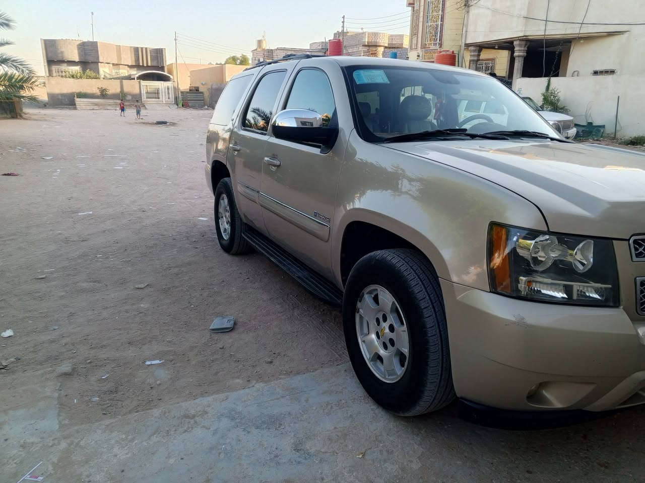 تاهو مديل لفين وتسعه رقم بصره بسمي سياره صبق عام كفاله مكينة وكير وتبريد وحداده ودواخل رقم دولي بسمي سعر 185 بيها مجال رقمي وانه خادم لكم//***********
