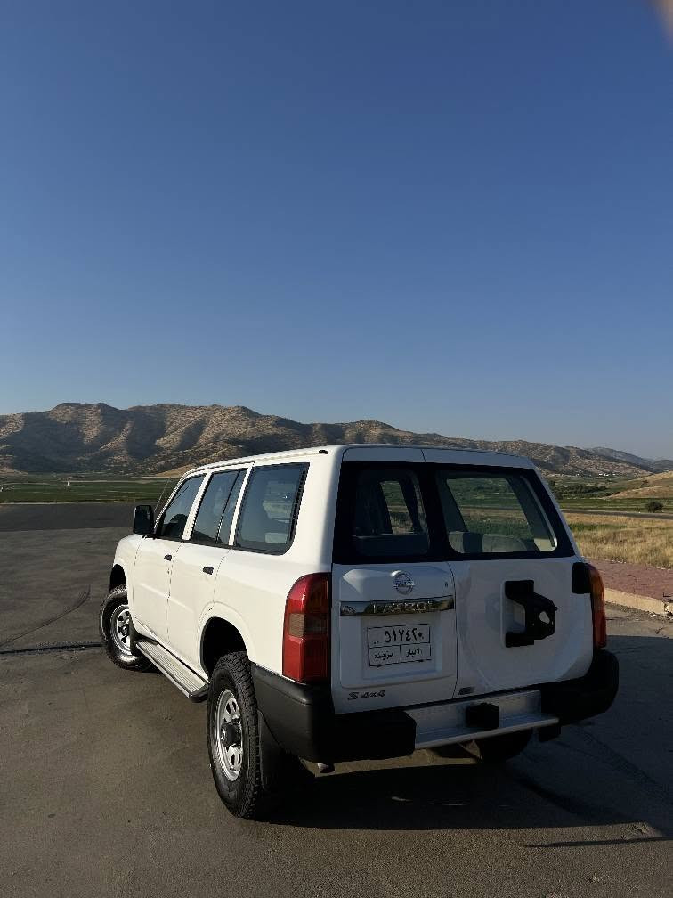 بەناوی خودا 
نیسان پاتڕۆڵ مۆدیل 2008 مەکینە 4500ی بەخاخ لەسەر دەقی شەریکەیە
بەتانە و دەرگای دواوەش ساغە و تەقیوی و درزیش بە گیانیەوە نیە ناوی لۆکە کوشن و بەرەدەرگا وەک شەریکەن ,تاقم بەرگە کوشنی شاموای عەسڵی تێگیراوە، دەعامی بۆ دەعامی بەشەرت تەنها 104هەزاری حەقیقی ڕۆشتوە بەشەرتی کۆمپیوتەر 
گێڕ و مەکینە و ئەکسل و دەبڵ ئەکسلی بەشەرت مەکینەی ئیسپانەی بۆ نەبراوە ، چوار ویل و تایەی لۆک لۆکی لە ژێرایە ، ناو و دەری لۆکە بێ بۆیاخ و بێ دەعم . نرخی 135گەڵا و معامەلەیەکی کەم 
***********
***********. السليمانية, العراق
