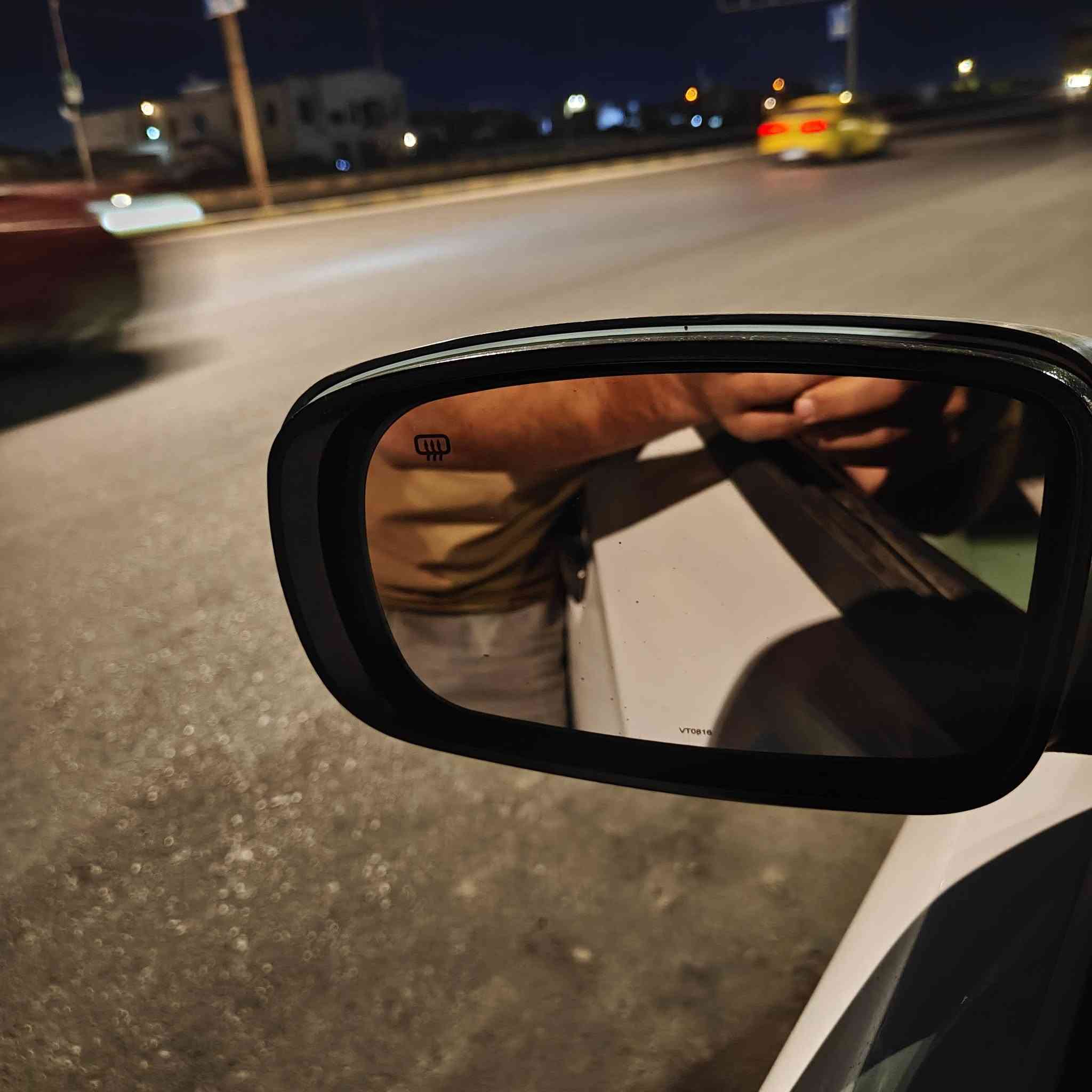 جارجر 17 وارد كندي محدثة SRT رقمها بغداد بأسمي شرط تحويل سيارة نظيفة على ايدي بيها ملاحظات بسيطة الباب الوراء بي شخوط بسيطة كلش .. تبريد خير من الله تجي وتشوف السيارة بعينك مكاني العمارة سعرها ب 195  رقم تليفوني ***********
