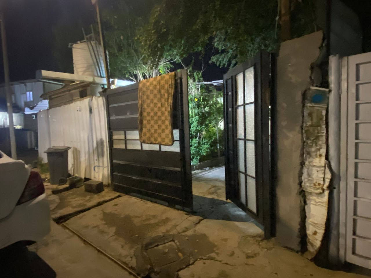 بيت للبيع بالزعفرانية أسواق مريم شارع مطعم ابو عگال تاسع فرع ع اليمين مساحة 200 البيت بي عقد زراعي 35 ومشمول بالتمليك كامل خدمات اترجاكم علقوا بما يرضي الله وهذا رزق غيركم وحرام تكسرون بي التواصل الاتصال ع الرقم ***********
