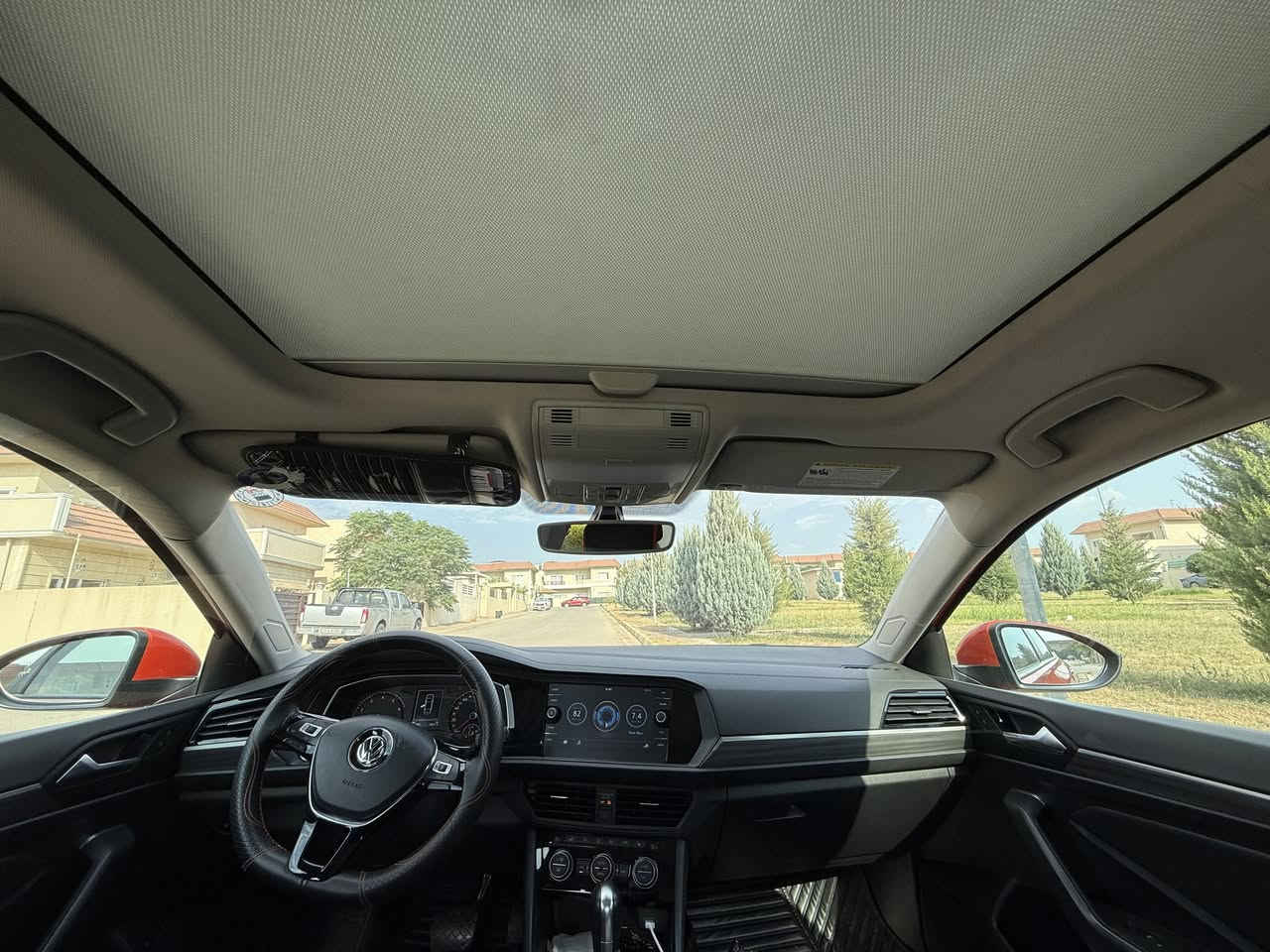 سيارة جيتا SEL 
موديل 2019 
ماشية 93 كم / 57 ميل  
محرك 1.4 توربو
اوتوماتيك
بانوراما
شاشة كبيرة 
فتح النوافذ والسلايد من الريموت
سي دي درايف + ذاكرة
رادار 
‏صيانة دورية في الشركة
ضرر السيارة بس جاملغ سايق وشوية من البنيد بدون ايرباك 
3VWE57BU6KM252252 
 سيارة حيل نضيفة 
سياره جاهزة بدون مصرف 
مكان سيارة اربيل 
رقم التليفون واتساب او فايبر 
 ***********
