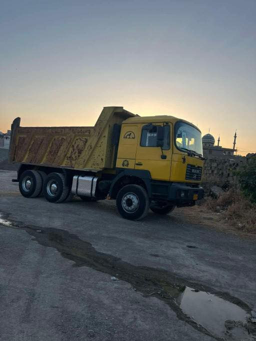 مان مؤديل ١٩٩٩ئارمي دهؤكه به شه رتي ئه وه ليان  شانسي به شه رت هيج ته قيني نيه مه كينه ي كه ميك بوخاري هه يه سه رفي نييه تاييه ي پيشي لؤكه تايه كاني دواي وه سه ته سه ياره كه جايزو بي مه سره فه و له ئيشايه سعر ١٩٥ وه ره قه شوين بازيان موشته ري تيل بكه ***********
