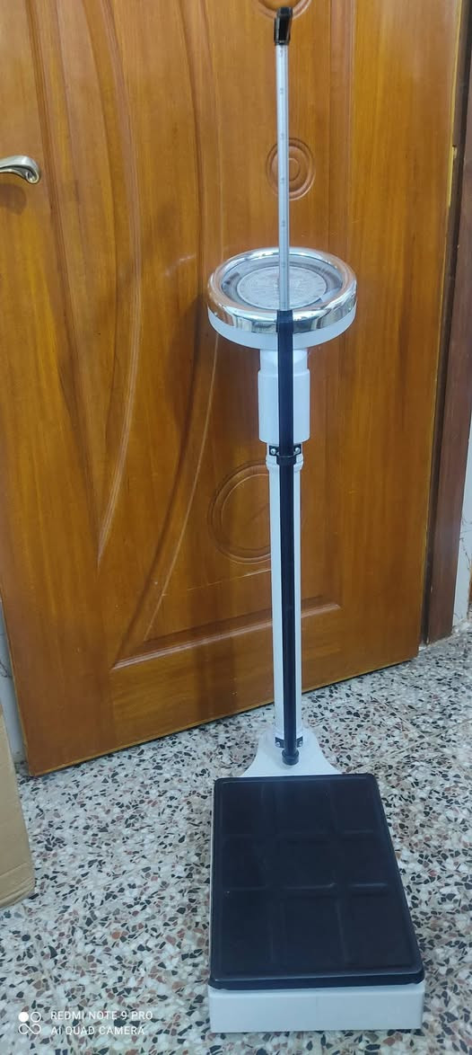 السلام عليكم ميزان وزن وطول ميكانيكي للبيع مستخدم شهر واحد نظيف جدا يتحمل 160 كيلو السعر 100 الف مراسلة واتساب ***********

