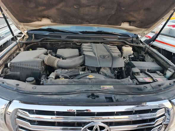 السلام عليكم للبيع فقط
لاند كروز بريم ام المطفايه 2014 سياره بسمي رقم بغداد انكليزي تحويل ثاني  قبل سبوع شادلها تخم تاير ياباني وادامه كامله المنظومه البانزين عبوه اصليه وفلتر وبلكات وبخاخات كله أصلي ياباني شركه وصدر امامي خلفي كله أصلي شديته شركه وادامه المنظومه ألمي من راديترات من مي اصلي شركه جامه اماميه وشديتلها شاشه وكامره  سياره جاهزه على أخررر حبايه الف مذب عليها ماشيه 170 الف بيها بارد بجاملغ لامامي على كد إصبعين فقط لاغير  السعر 410 الاستفسار اكثر اتصل ***********
