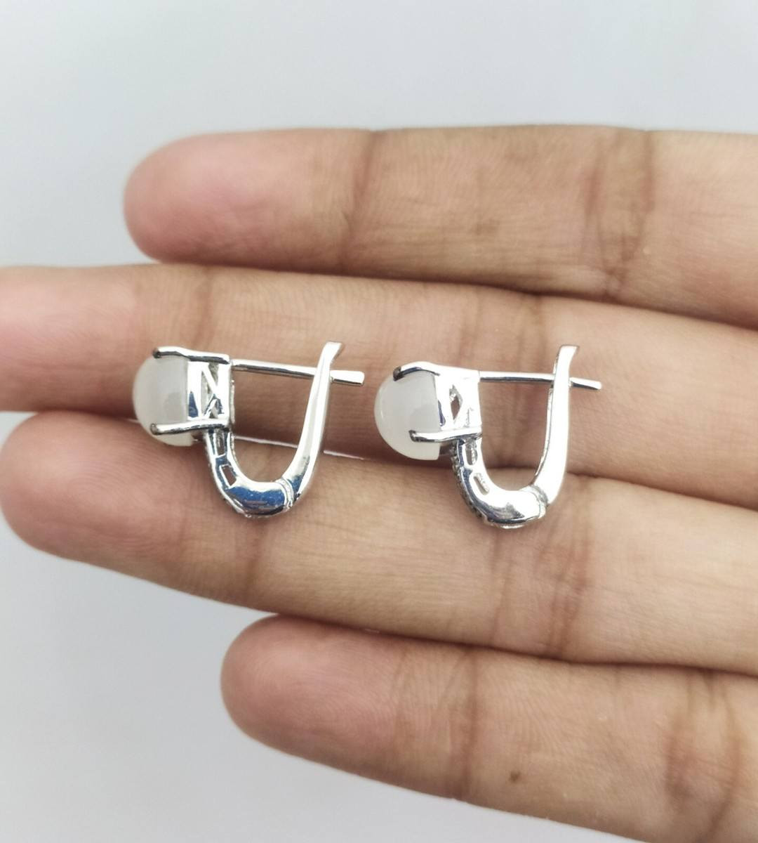 السلام عليكم اخون البضاعه كلها اوربي ودرجه اولى اصلي جوده عاليه وضمان ويوجد لدينا الكتروني ومنزلي وكهربائي وكلشي اكسسوارات فضه ابو الختم 
***********
