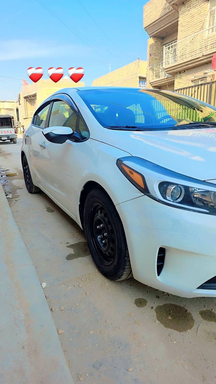 السلام عليكم كيه فورتي أمريكي ٢٠١٧ حادثه بابتين بيه صبغ بدون داخل شواصي لغود مكفولات السياره ماشيه ٨٥ الف جديده رقم بغداد سكن بغداد السونار وصور الحادث ويه الصور  السعر ١١٨ الرقم ***********
