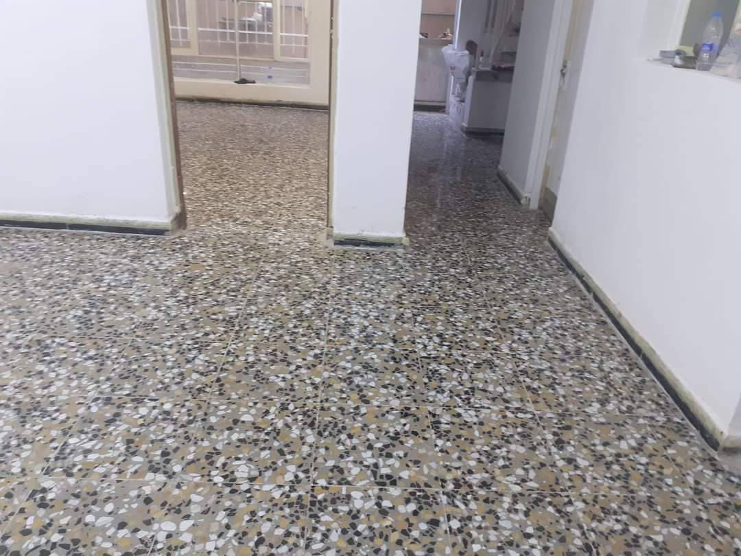 جلي وتنضيف كافة انواع الكاشي والمرمر والبورسلين للاستفسار مراسلة الحساب او الاتصال بالرقم ***********
