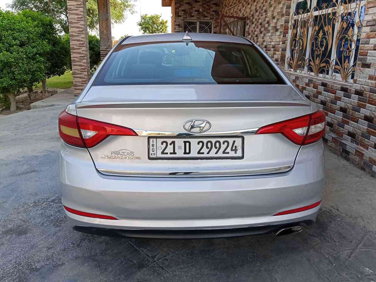 السلام عليكم للبيع سوناتا وارد امريكي 2016 سليمانيه بأسمي حادثا جاملغ وبنيد بدون دواخل. وصبغت بيه قطعتين بالعراق اثر شخوط وتصوير قبل الصبغ عندي السياره جاهزه وبيه كم  رصعه حالوب بالقماره ممبينات اله بسونار والسعر 110$ مجال قليل للاتصال *********** بغداد, العراق
