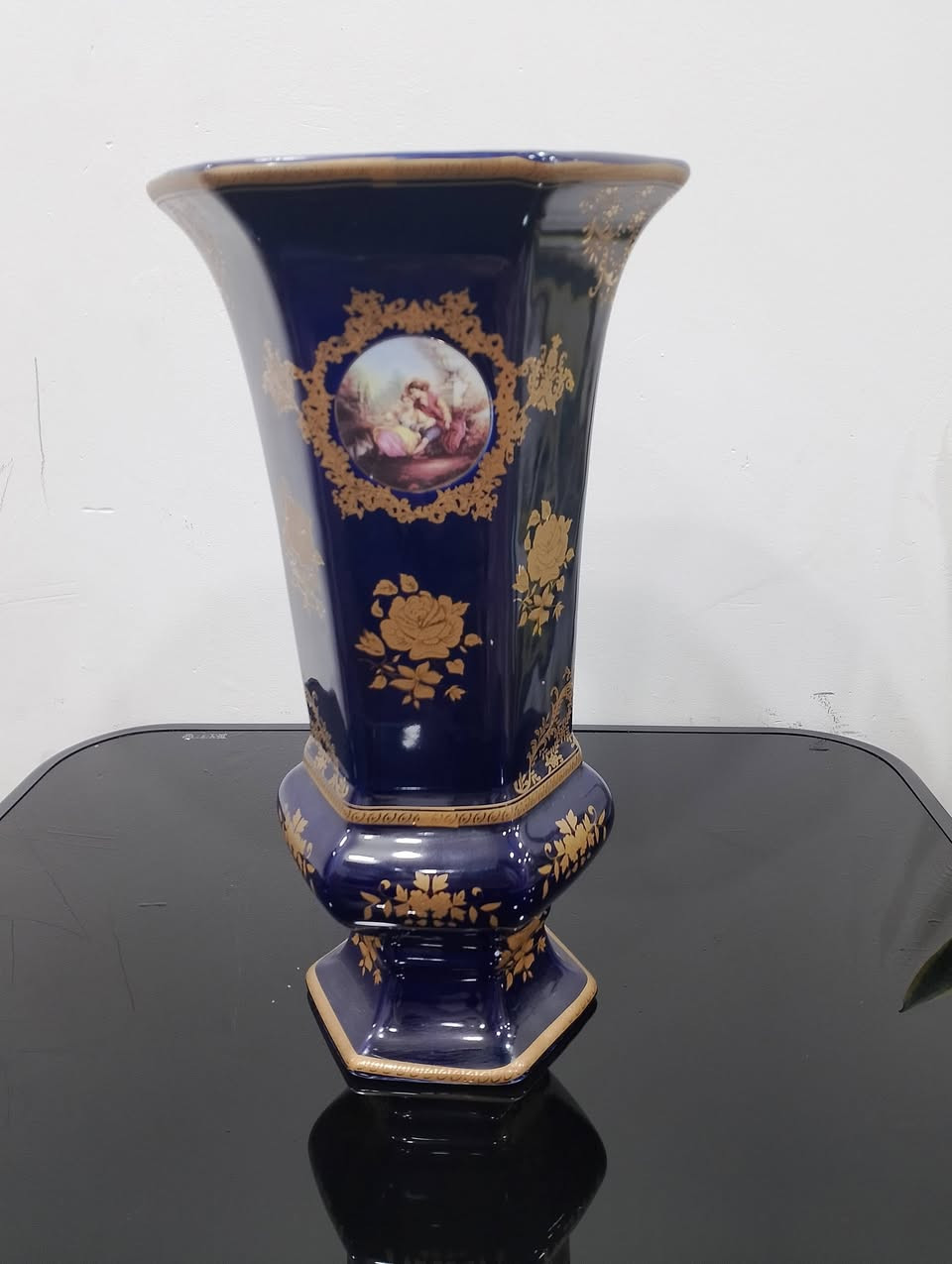 غراض قديمة للبيع يابانية وبلغارية وصيني قديم قيم واذا عجبني السعر ابيع
***********
