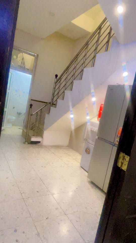 البيع بيت في الخطيب الزراعي شارع الحشد قرب مولدة حيدر الاسدي 
🔴🔴🔴🔴🔴
🏡مساحة 60 متر واجهة 5 ونزال 12 
🏠بيت طابقين ونصف 
🚩بناء 2022 
🏡للاستفسار اتصل *********** موجود واتساب

