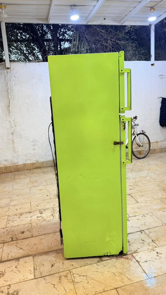 ثلاجه شغاله 60    الف فقط بصره حي الشرطه *********** شوف العين وماكو هيج سعر
