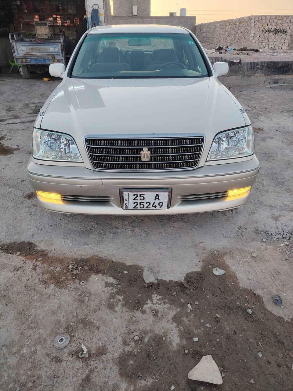 السلام عليكم ملكه للبيع موديل 2001 كفاله من الضربه والقص سياره 3 دكم  مكينه وكير   جدد حداديه وراه وجدام جديده تخم تاير  ويكر  جدد سياره ما بيها نقص جاهزه مكان السياره نجف السعر 135 وبيها مجال الاستفسار اتصال على الرقم ***********
