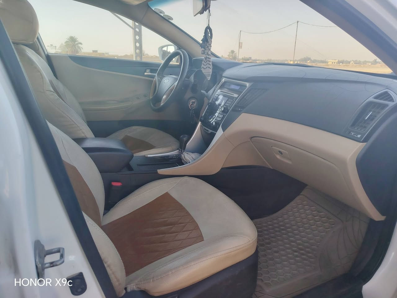 سوناتا ٢٠١٢ خليجي مكينه ٢٤٠٠ دوش رقم أربيل مكفوله من الصبغ بيها طخه صغيره واضحه بالصور للاستفسار الاتصال *********** مكاني بابل
