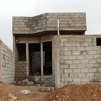 مقاول بناء • نقد وأقساط • موصل