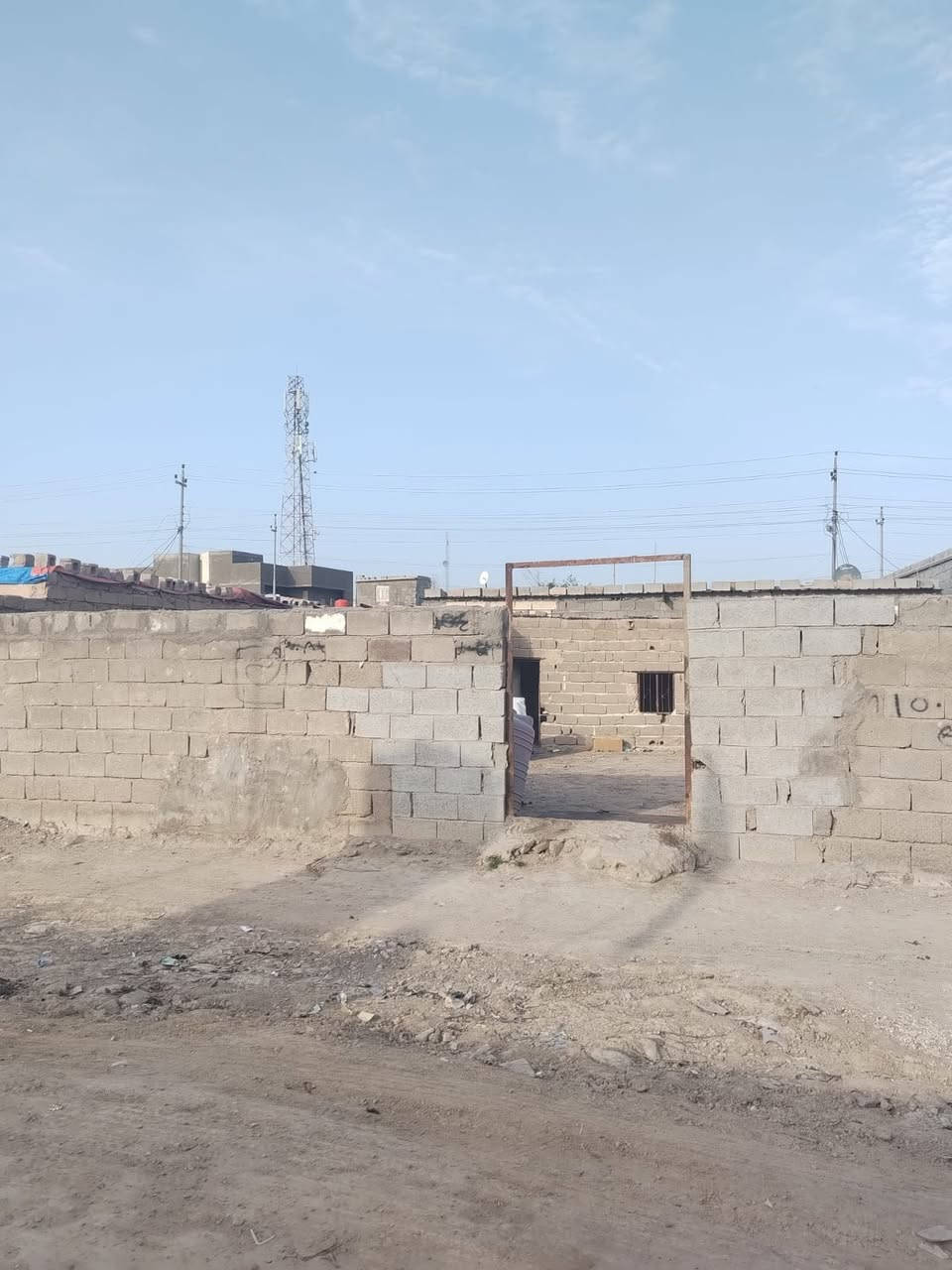 السلام عليكم قطعه للبيع بلكوريه مساحه 250 شراي بيه خير ويدلل رقمي ***********

