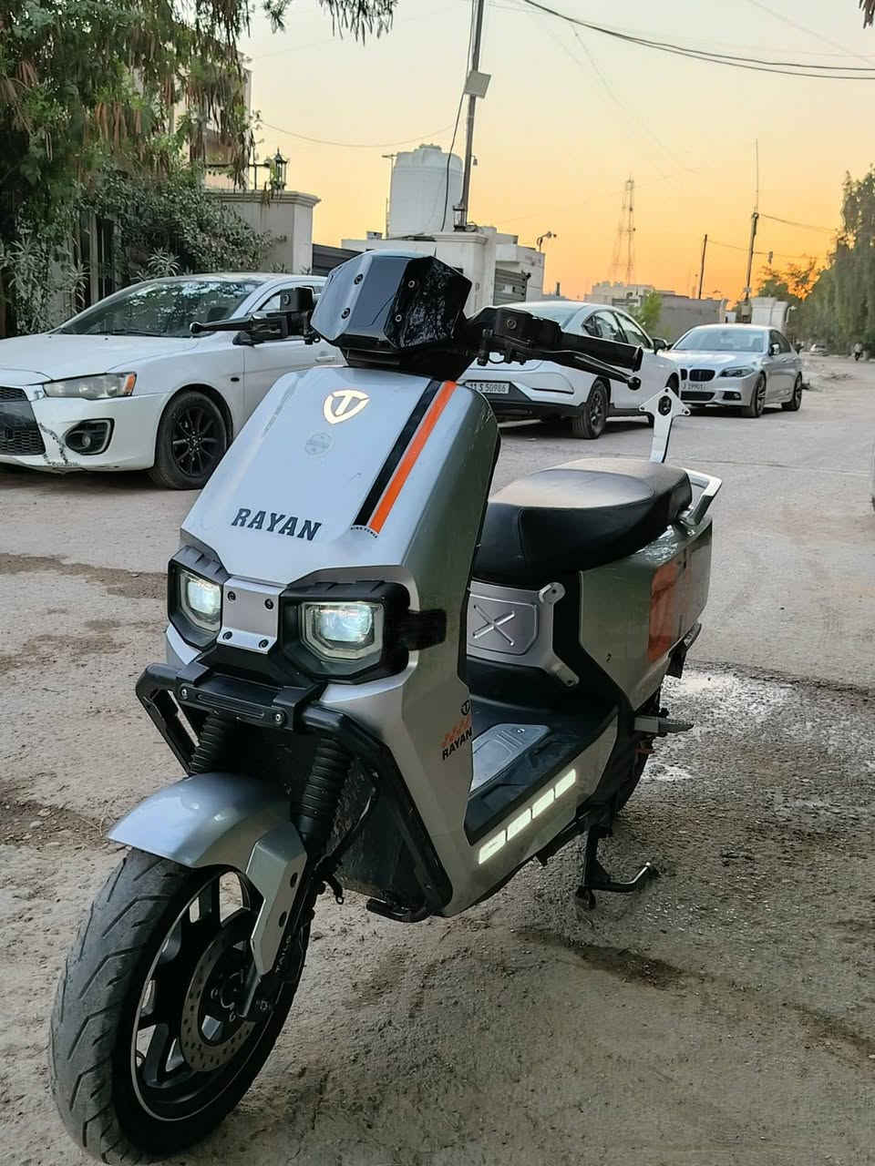السلام عليكم دراجه شحن للبيع
نوع ريان وحش الكون 
بيه 6بطريات مسطره سعر 850 وبيه 
مجال حك اجيه مكان بغداد رقم توصل 
***********
