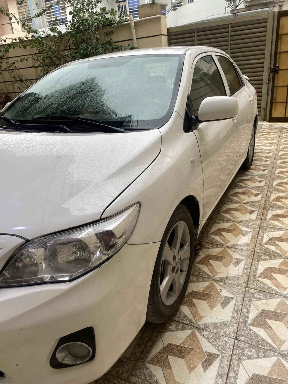 كورلا2013 رقم بغداد بسمي خليجيه ماشيه260 الف محرك مامفتوح كير صدر تبريد كله جديد تخم تاير جاهزه للأخير بيه صبغ جاملغ وبنيد وكلير نص جاملغ مكاني بابل  للاتصال***********
