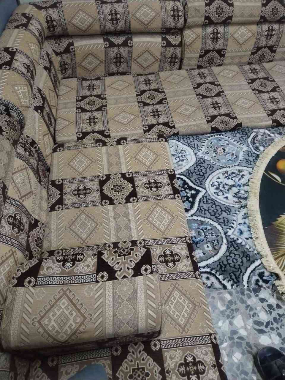 .. جلسة عربية كويتي اصلية وجهين نفس القماش مستعمل نضيفة 19 متر 9 منادر 18 ضهر 2 زواية تكيات 8 السعر 300 العنوان البصرة الجبيلة شارع السايلو قرب كرفان المختار *********** البصرة, العراق
