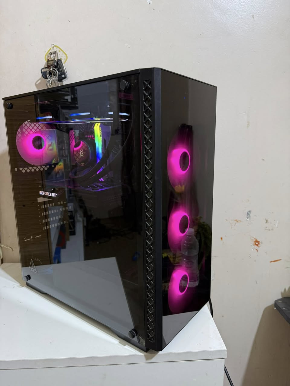 تحية طيبة اصدقائي (( فقط كيس للبيع ))
التجميعه جداً نضيفة وحرارة قطعها لوز
المواصفات 👇🏻

cpu i7 10700k
cpu fan Water cooler Xigmatek 240mm
gpu RTX 3060 12g gainward
Ram 16 2x8 3600 corsair RGB
M.b h510m asus prime
ssd 1t Lexar
case DeepCool 4fan RGB

مكاني بصرة ومتوفر توصيل السعر 890 الف


**إذا كنت صاحب هذا الإعلان وتريد حذفه لأي سبب، رجاءا أرسل رسالة إلى الدعم الفني**