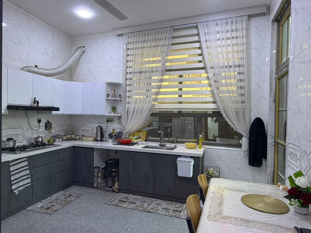 🏠 / دار للبيع مساحه ٢٠٠ م طابو زراعي سند 

              واجهه ١٥ م / نزال ١٣ م 

🧱 بناء حديث درجه أولى

الطابق الاول / مطبخ . أستقبال . هول . غرفتين. مجمع صحيات 

الطابق الثاني / ٤ غرف . هول . مجمع صحيات 

🌎 الموقع / حي الصحه خلف حسينيه حيدر جليل 

للأستفسار أكثر مراجعة مكتب 
#عقارات_أراضي_بابل_الخضراء للمقاولات العامه والتصاميم الهندسية
 
🔸في حال عدم الرد نرجو ارسال رساله على الواتساب
 .
شارع ٦٠ .. عمود ٣٠٠ .. مقابل أستدارة علي بقلي 
الشيخ حازم 
وسام محمد 
أبو حيدر / *********** حلة, بابل
