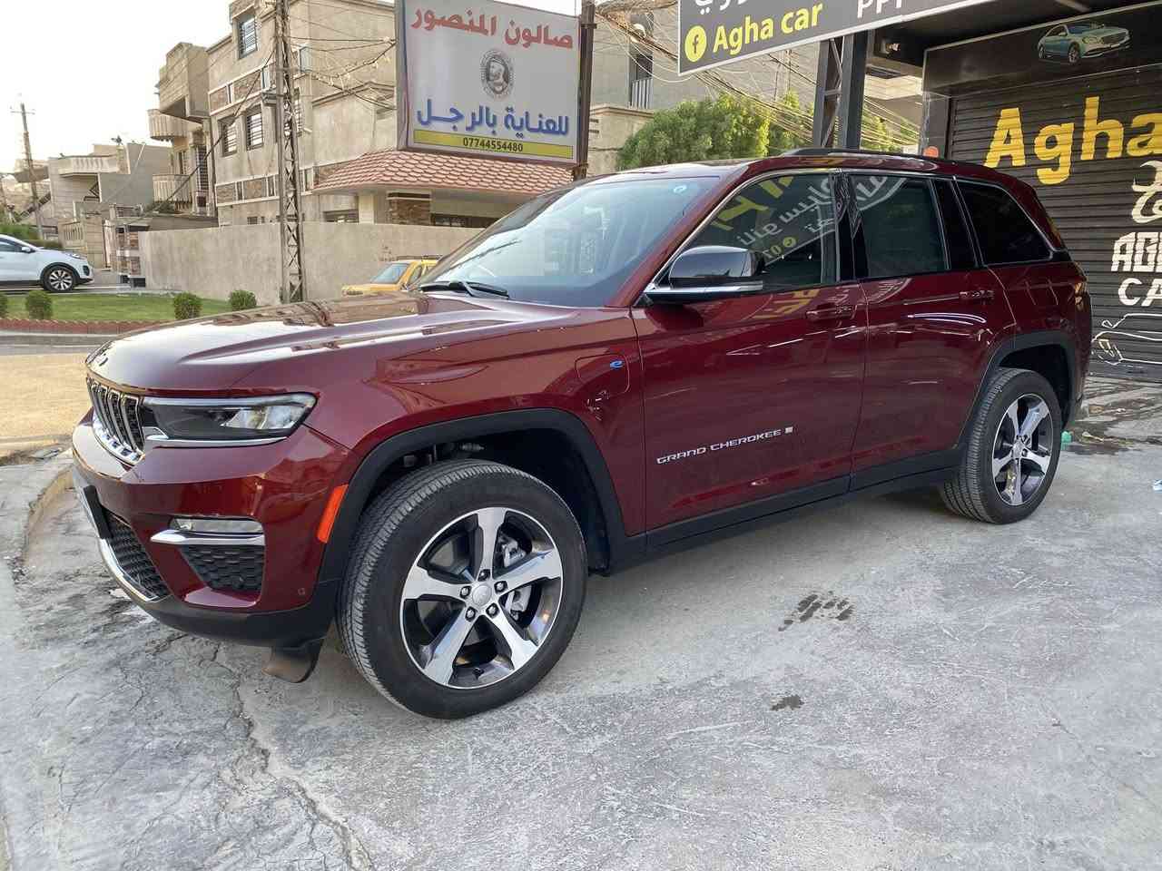 جيب بلكن حادث تخريب جدا بسيط موضح بالصور صبغ فقط جامل امامي وخلفي يعني قطعتين صبغ فقط بدون ايرباك بدون اي دواخل كفالة شرط السونار 😍🔥

Jeep Grand Cherokee 2023

جيب گراند شيروكي ٢٠٢٣

مواصفات السومت الفول بس بدون جكات

(مقاعد جلد+تدفئة+خزن-سقف بانوراما-٤ شاشة-٥ وضعيات قيادة-هجين شاحن-تدفئة المقود-رادار عدد ٤ كامرات عدد ٥ تبريد تدفئة كشنات شاحن واير ليس بردات خلفية هيتر بالسترين
مكينة ٤سلندر+توربو مع هجين شاحن و هايبرد حجم ٢.٠لتر 
ماشية ٢٥ الف  و بحالة جداً ممتازة اخت الزيرو 
رقم بغداد بسمي 
مكفولة من كير و محرك و كهربائيات
و ب سعر(٢٩٥)ورقة و بيها مجال
مكان السيارة بغداد المنصور ***********
