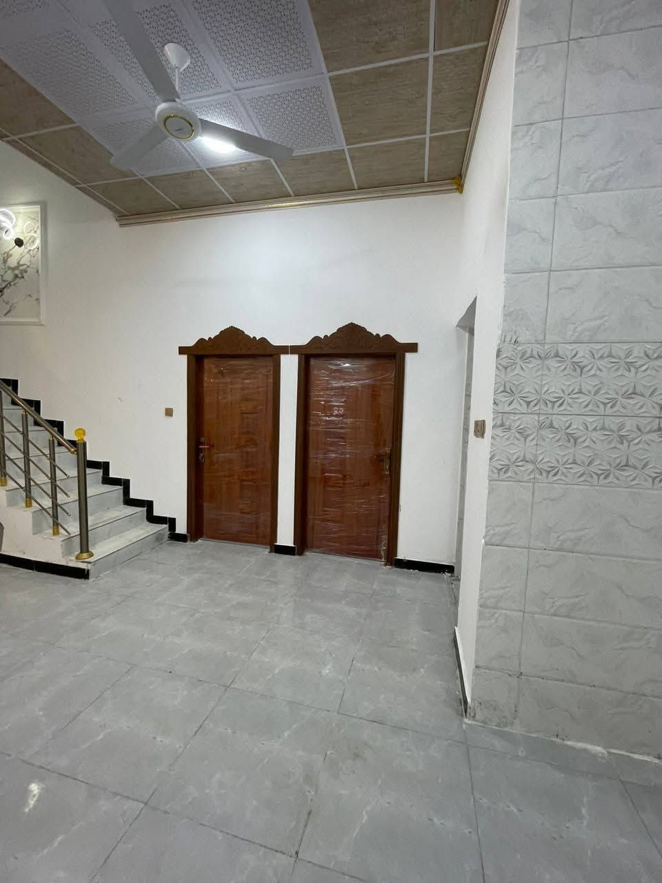 أسلام عليكم ورحمة الله وبركاته 🌹
اللاستفسار📲 *********** 

دارين سكن للبيع 🏭
ماشاءلله عل ترتيب ونزاكه
مساحة كل بيت 100 مربع م
تريد واحد تريد 2
نوع العقار طابو زراعي
بأسم عراقي سند 25

كافت لخدمات متوفره

كل بيت يحتوي
⬇️
دوانيه
وصاله
وغرف نوم 2
مطبخ
صحيات خارجي وداخلي

العنوان ابولخصيب
كوت ثويني غرب مدارس كوت ثويني الاهليه 

بيوت فارغات وجاهزات للسكن

تستلم بيتك عد لمكاتبه

تريد بيت أو تريد ثنين

سعر كل بيت 62 مليون وبي مجال
اللاستفسار 📲 ***********
