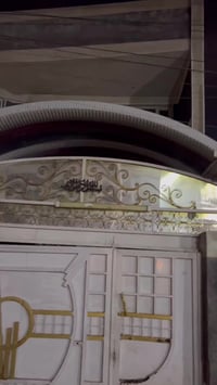 بيت للإيجار مساحة 100 متر طابق او نص غرفتين استقبال وخدمات الشعب نهايت...