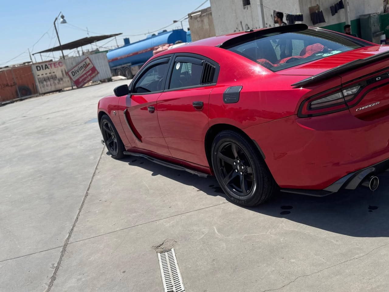 جارجر موديل 2016

 فول مواصفات S X T

سلايد روف

شاشه جبيره

كشنات حضن

تشغيل عن بعد

ويل كروم

كير مكينه حداديه كفاله

بيها صبغ بخشم  جاملق  الايسر كد شبر

 سنويه جديده رقم اربيل 

البصره - المعقل

هـ 
***********
