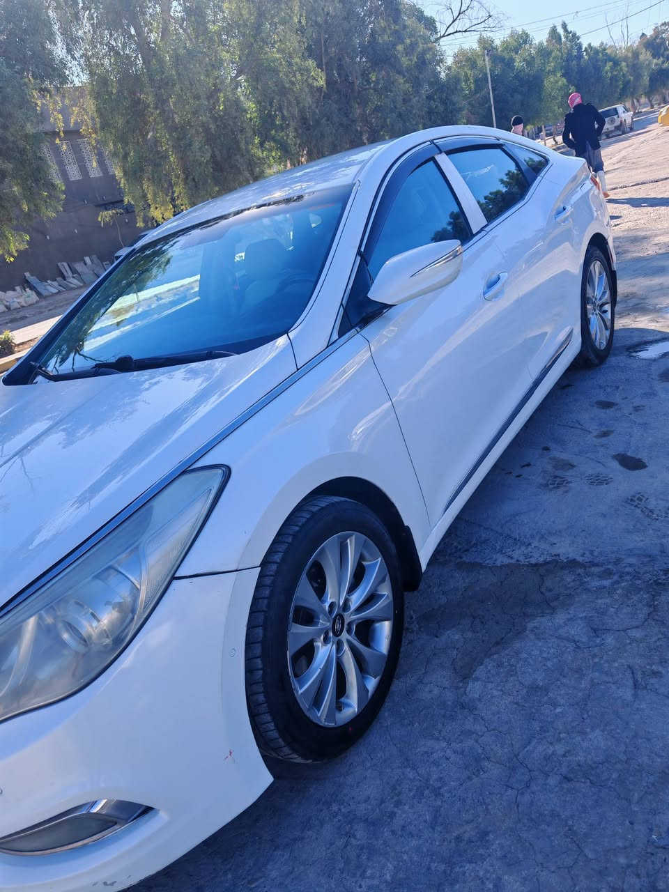 السلام عليكم ازيروا للبيع 2015 مكفوله عدا الباب بارد كما موضح بلصوره مكينه حاويه صار ٢٠ يوم من شاده يشهد الله ٢٢ ورقه شديت المكينه مكفوله تبريد ثلج سياره ترايه وين ميعجبك حداديه جديده تخم تاير سياره صفيته الي ياخذه متعبه يشهد الله مالكه بصره عدنه وكاله مطلقه بيه تريد مداور تريد وكاله (***********) واتساب موجد اي وقت السعر 125 قفل سنويه صار شهرين من صقطت
