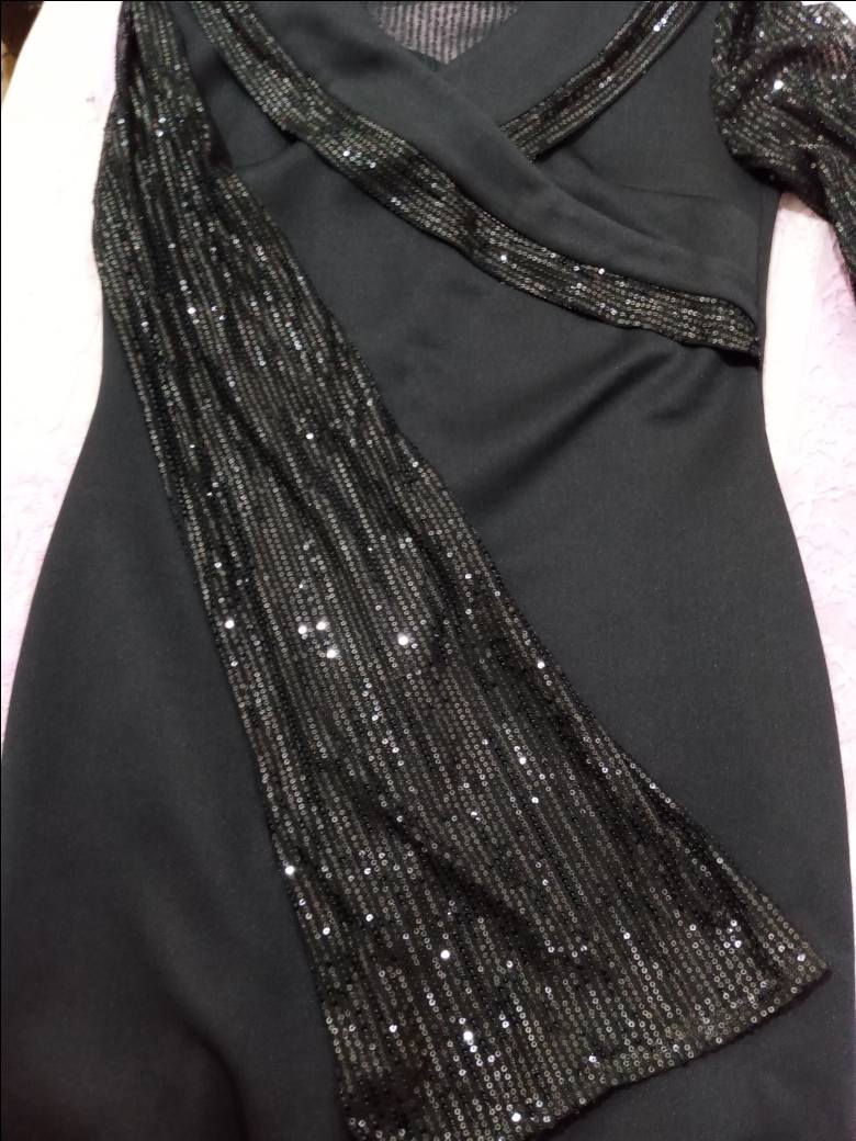 ‏‪0776 207 5384‬‏مرحبا بنات اخذت هذا فستان من منصور براند اصلي قماش فول ليكر كلش راقي  طلع ميلبسني ولله ملبست ابد سعر 50الف اني اشتريت 150الف عندي توصيل قياس 46, يلبس لأحد 85
