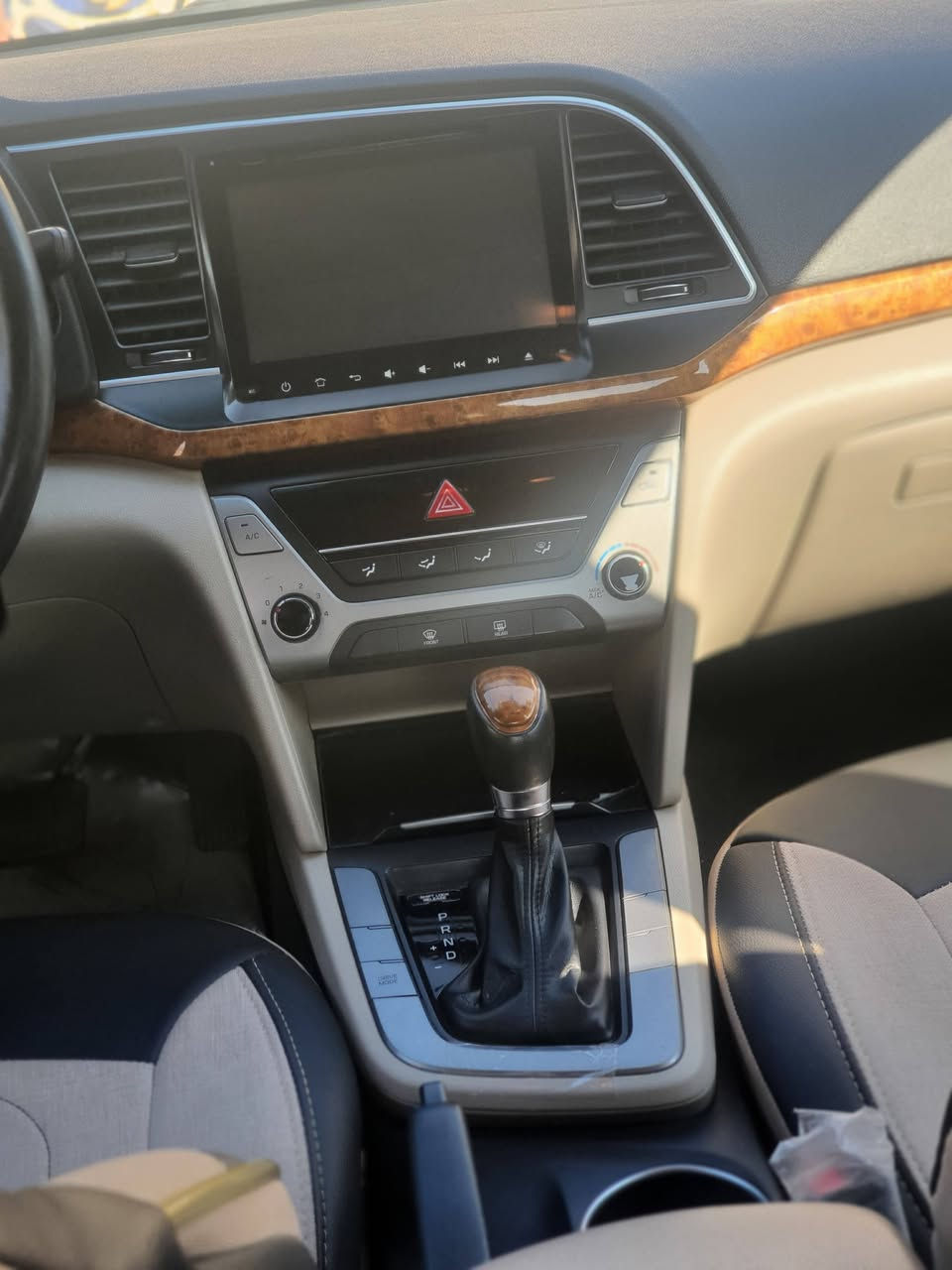 سلام عليكم النتره ٢٠١٨ زيرو ماشيه ٣٠ كفاله من جكت البره سياره حتا دعاميات كفاله من الشخط هزه وسنويه بسمي تحويل ثاني يوم السياره كارتون شرط كله علا وضع الشركه ارضياتها بعدهن بلايلون الشركه الجنه بعدهي بتغليف الشريكه فول عدا البصمه سبير بعده بلايلون الشريكه تخم تاير بلكارتون وين جنايه بس رحمه علا والديه المو شراي لا يخابر انتصال فقط *********** مكان سياره ميسان السعر ١٧٨ وبيها مجال كلش قليل
