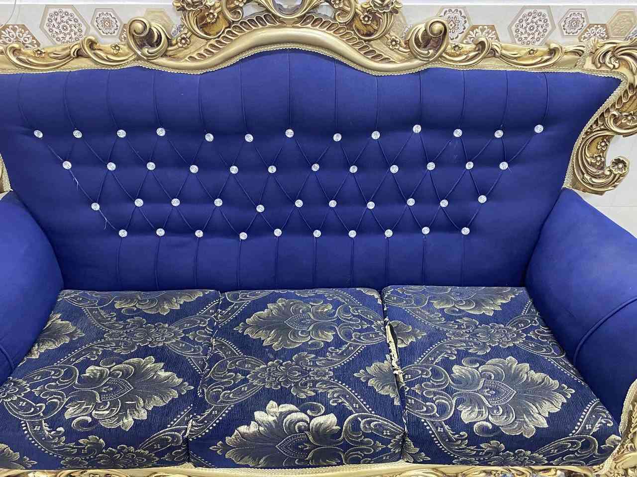 السلام عليكم للبيع
تخم ملكي مستخدم قليل عشر مقاعد وثلاث طبلات 

العنوان نجف كوفه حي ميسان سعر 550الف وبيه مجال

للاتصال ***********
