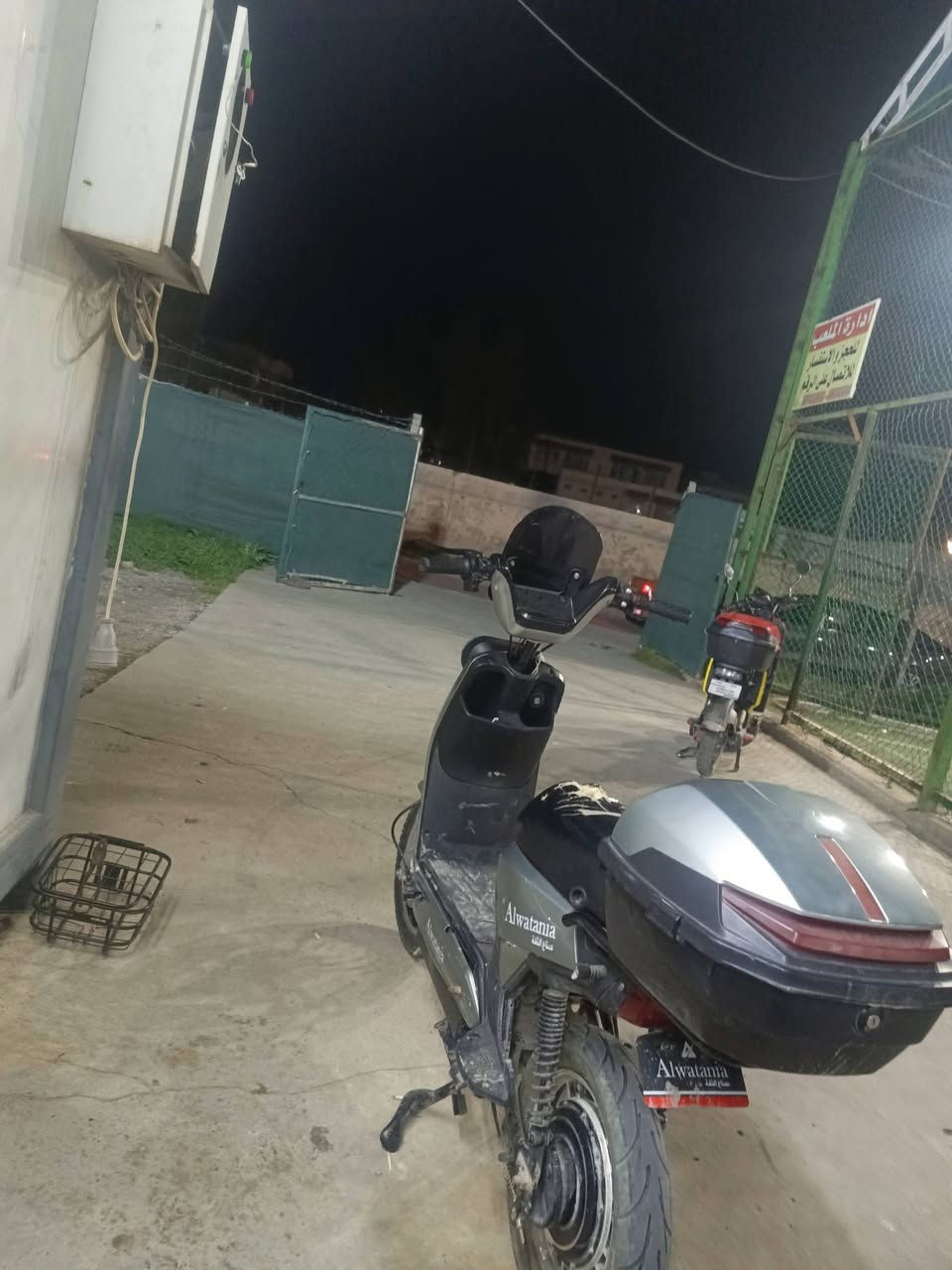 السلام عليكم
ماطور حجم 14 
بطاريات 4 جديده حجمهم 22
 وحده واكفه بس 
وباقي التفاصيل على الخاص 
السعر 225
***********
