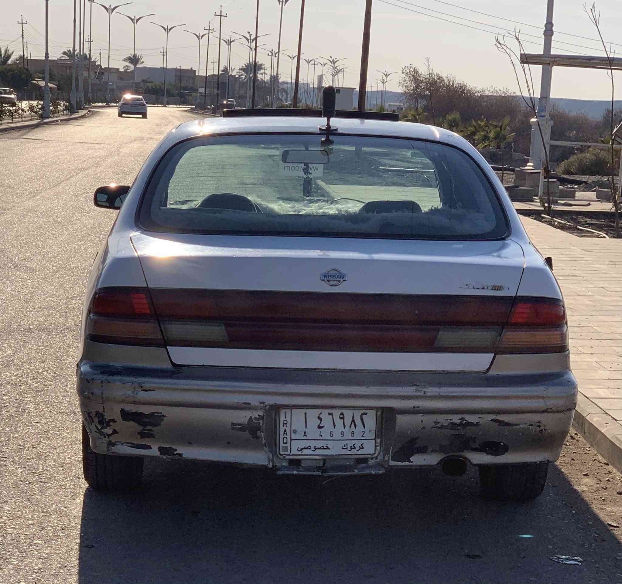 السلام عليكم
للبيع او مراوس حسب القناعه 
نيسان مكزيما موديل ١٩٩٤
رقم كركوك بيها بطاقة بانزين 
شرط التحويل 
غرامات مصفره
گير محرك كامري شرط 
صدر الامامي جديد 
الصدر الخلفي نص عمر 
تايرات فوك النص عمر 
مسجل شغال 
غرفتها جديده 
٤ بطاين بوب جدد 
سقفيه جديده 
ارضيه جديده 
مصبوغه حزام جماليه فقط
مابيها حادث ولاخياس 
كهربائيات شغاله 
جوم كهربائي 
سياره مال جنااي خير من الله 
السعر ٢٩ وبيها مجال قليل 
للاستفسار 
***********
***********
