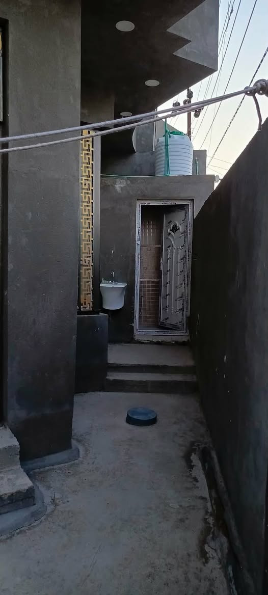 السلام عليكم
عيد مبارك عليكم
مكتب بركات الزهراء للعقار
وجود دار في حي العسكري الواحد وعشرين
مساحه ١٣٠ متر طابقين بناء فول عل شارع تبليط كافه الخدمات ماء وكهرباء وتبليط ومجاري
الطابق الأول //استقبال ومطبخ وغرفه نوم وصاله ومجموعة صحيات داخليه وخارجه
الطابق الثاني غرفه نوم وصاله وصحيات
السعر //٣٦ ومطلوب قرض ٤٠ كل شهر ٢٢١
للاستفسار //***********
