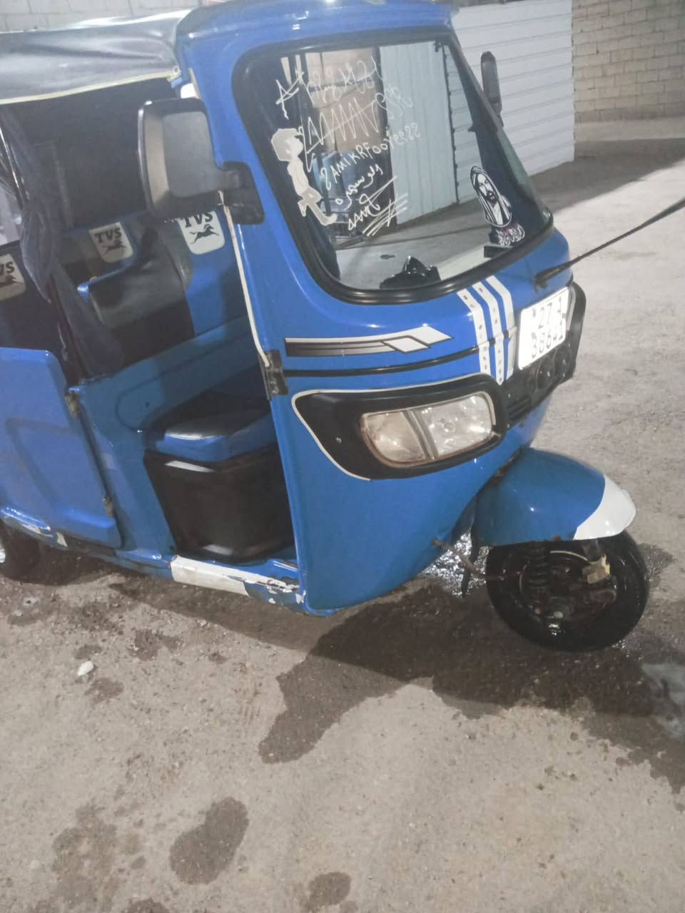 سلام عليكم تي في اس للبيع 23 كفاله عامه  كشر ومحرك رقم نكليزي ب 8 وربع وبيها محال شراي يتصل ***********
