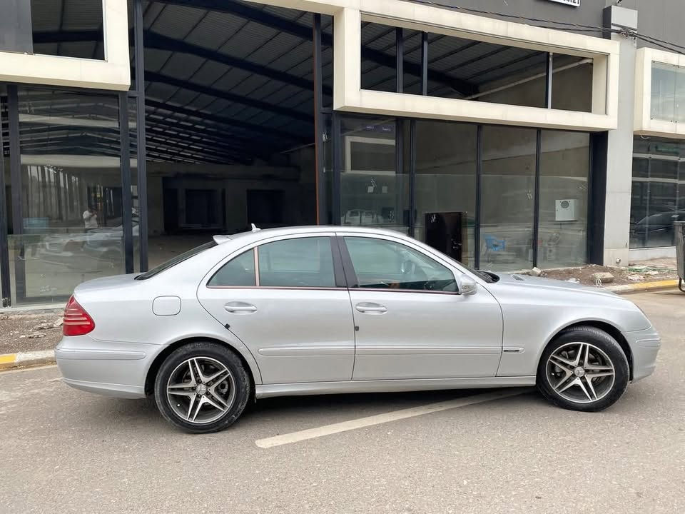 🚗 للبيع | مرسيدس E200 موديل 2008
✨ اللون: سلفر

🔧 المواصفات:
• محرك 4 سلندر سوبر جارج
• المحرك والكير بحالة ممتازة (شرط)
• كشنات كهرباء
• فتحة سقف
• مثبت سرعة (Cruise Control)
• تحكمات بالدركسون

🛞 زوج تايرات أمامية جديدة
🚘 طخم السيارة جديد
✨ ويلات AMG

🎨 السيارة مصبوغ منها 3 قطع فقط
✅ بدون دواخل

⛽ كوبون بانزين

📍 الموقع: الموصل

💰 السعر: 110 وقابل للتفاوض.

📞 للتواصل: ***********
💬 واتساب متوفر
