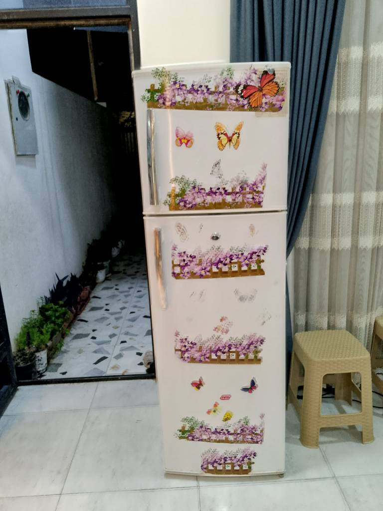 يالله يارزاق سلام عليكم غراض بيت للبيع غرفه نوم 6قطع مستعمل شهر وديوان 7متر تفصال ويه كوشات طبلات وثلاجه 14قدم بلادي ميز طعام ويه كراسي 2 طباخ فريش مستعمل قليل شراي يدخل خاص اويتصل مكاني كركوك يوجد لدينا توصيل *********** كركوك, العراق
