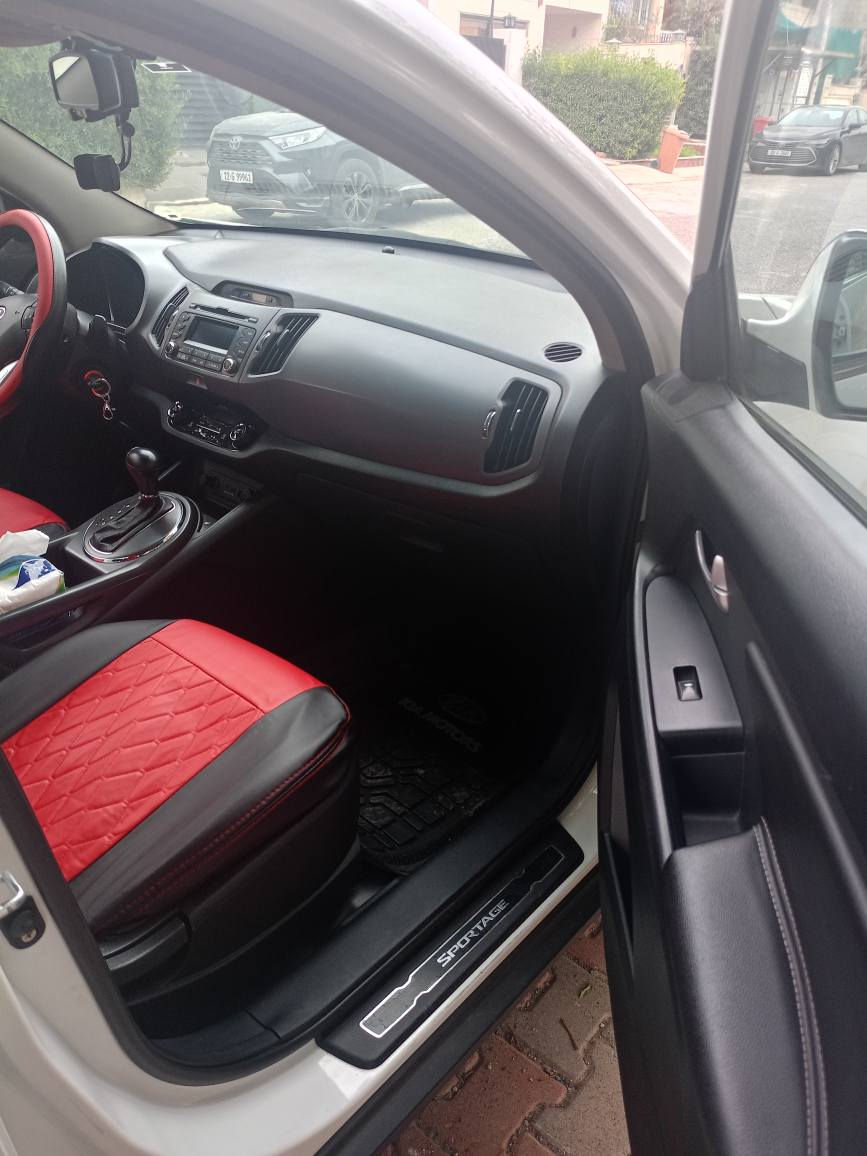 السلام عليكم .
للبيع كيا سبورتج موديل 2012 خليجي شركه البخيت فول مواصفات محرك 2400 دوش مامفتوح  رقم أربيل بشرط التحويل أو وكاله ..
سياره طالعه من الشركه بيد شخص واحد  برغي مامفتوح بيها مكفوله من الصبغ والتعديل باقيه على نظافتها وجمالها .  تخم تاير جديد 
سعرها 142 مع مجال بسيط مكانها أربيل .. ***********  *********** أربيل, العراق
