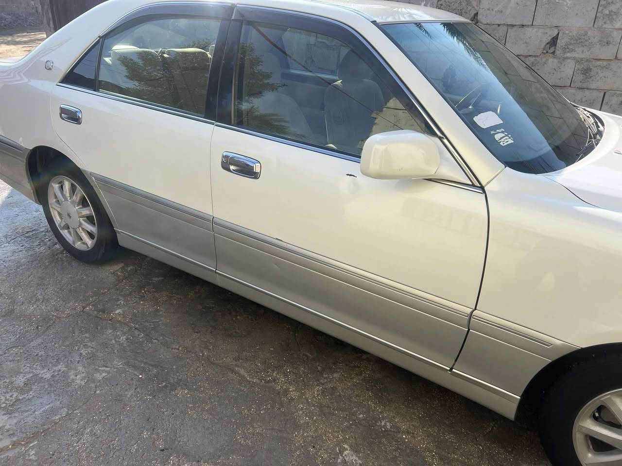 يالله سياره ملكه دكمتين  موديل 2003للبيع  مكفوله كفاله عامه من الكص والعيب الشرعي  سياره بدون ارقام   سعر ٨٠ وبيها مجال. ***********
