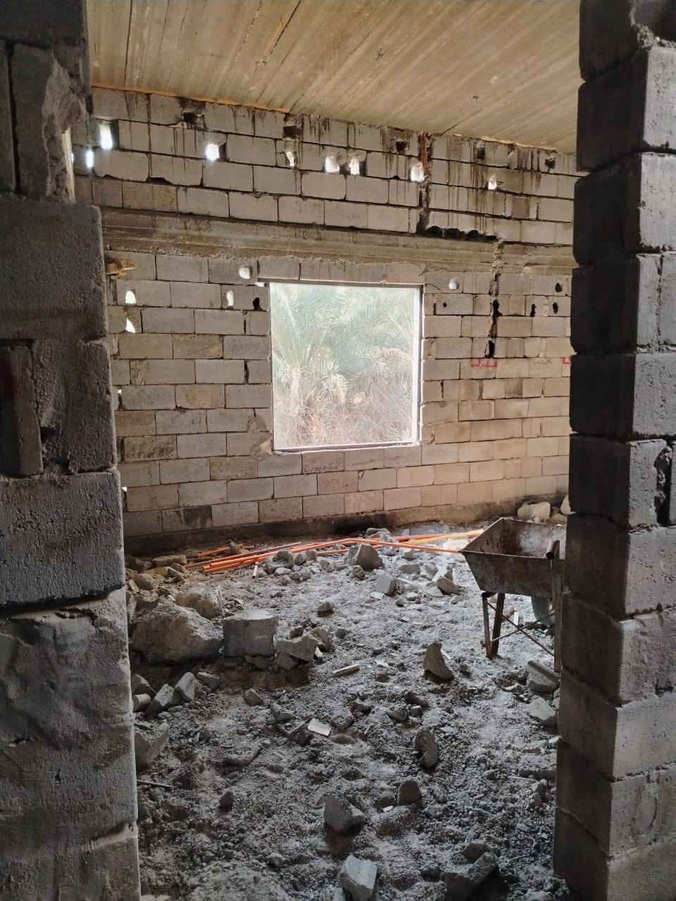 مكلف بالنشر 
السلام عليكم متاح
بيت بمساحة ٢٧٥ متر طابو زراعي  مساحة البناء ٢٠٠ متر #طبعا البيت شغل درجه اولى 
متكون من [ استقبال وغرفتين وصاله وهول ] [ صحيات داخليه وخارجيه ] واحده من الغرف بيها حمام  السعر جدا جدا مناسب  اتصل وتدلل
العنوان ابي الخصيب _ محوله الزهير _ قرب جامع أبناء الجماعه
للاستفسار *********** البصرة, العراق
