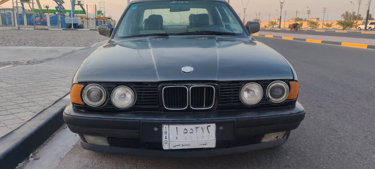بي ام 91 رقم نجف مشروع وطني ل 2027
مكينه 3000 محور 
السعر 24 بيهه مجال 
مكان سفوان 
***********
