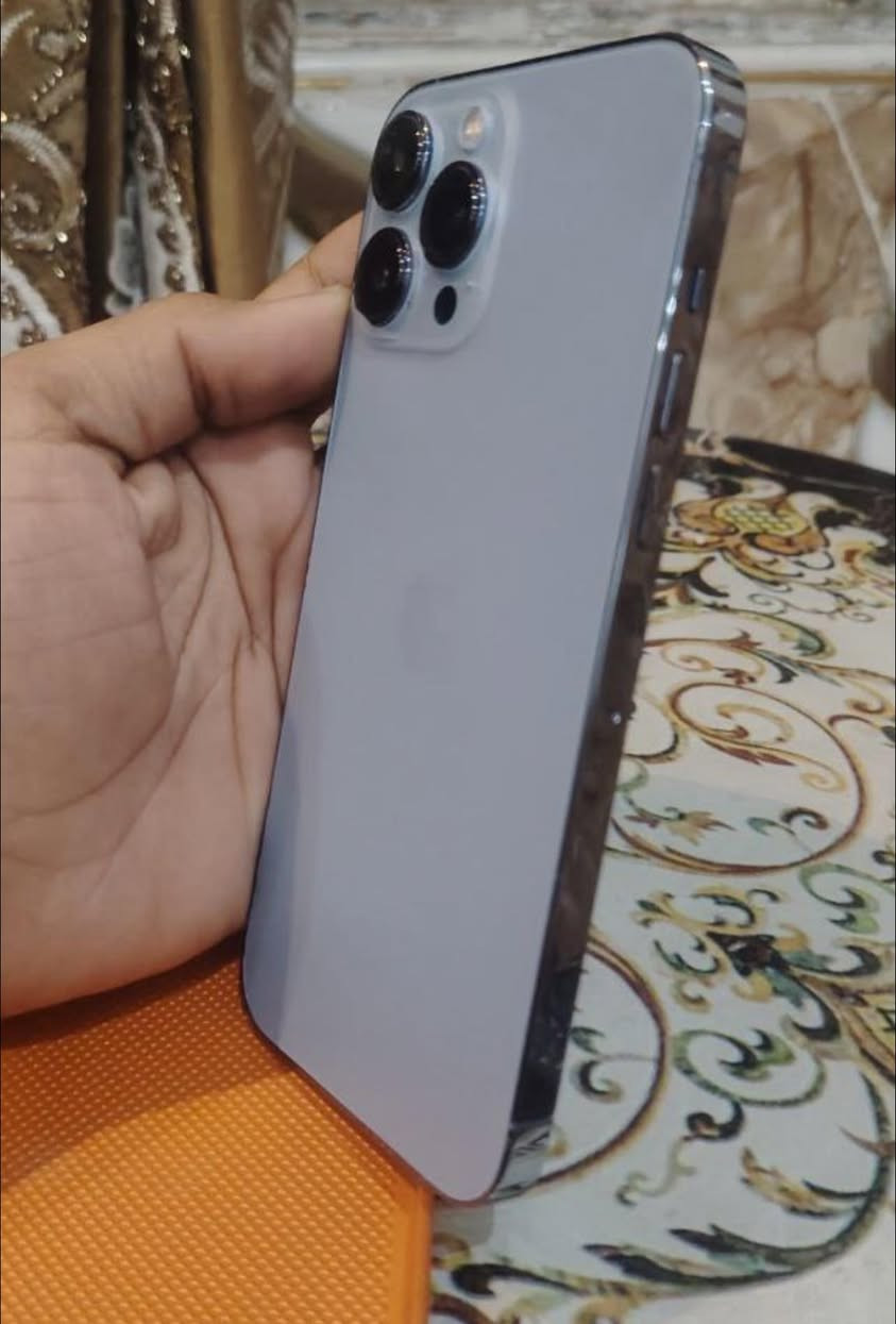 سلام عليكم.   آيفون 13 برو ماكس 
ذاكره 256
بطارية 🔋 76 بلادي صرفها كلش طبيعي تجي تفحص
محوره ال 17 برو ماكس  كفر هاذه 
جهاز فقط مبدل شاشه اصلية من شركه ابل اصليه 
فيس إيدي متوقف يرادله برمجه 
باقي الجهاز كفاله عامه  شخط ما بي 
سعره 550 قفل 
مكاني بغداد دوره ابو دشير 
رقمي ***********
شراي اتصل
