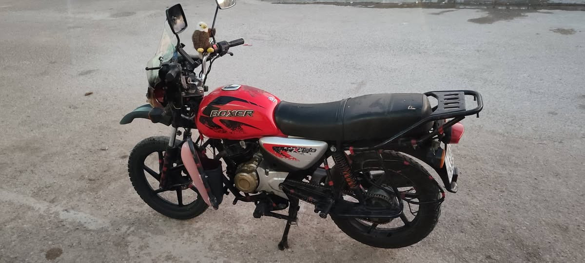 للبيع بوكسر موديل 21 أرقام وسنويه نجف أصولي  دراجه نظيفه مثل ماواضح بصوره كهربائيات شغاله. للشراي الاتصال *********** أو مراسله ماسنجر
