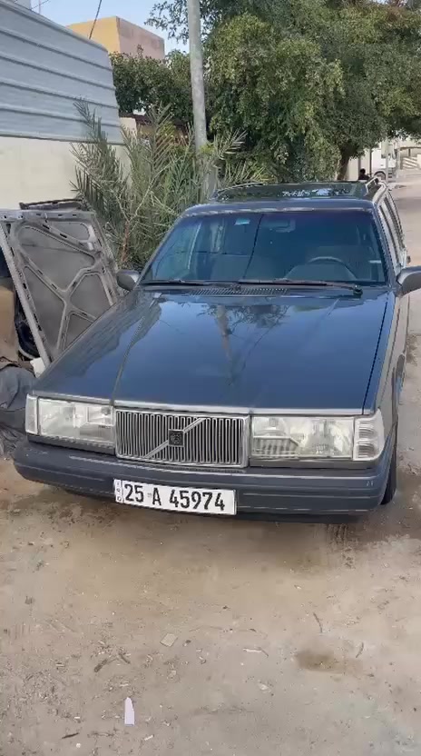السلام عليكم 940 VOLVO موديل 1991محدثه كله تيربو ABSفتحه غرفه رصاصيه رقم انگليزي بسمي السياره ومابيه اي نقص السعر 80وبيه مجال رقم التليفون ***********
