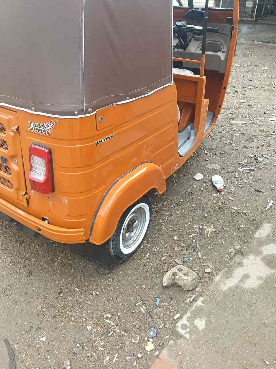 سلام عليكم موديل 20 صبغ عام جماليه محوله لونه بل سنويه تكتك اي نقص ما بيه تخم تاير كبات لايتات زنون سعر 6900 مكان بغداد البياع شرطه خامسه لاستفسار ***********
