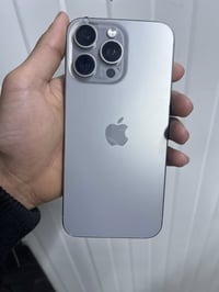 آيفون ١٥ برو ماكس • ٢٥٦ • مبدل شاشة