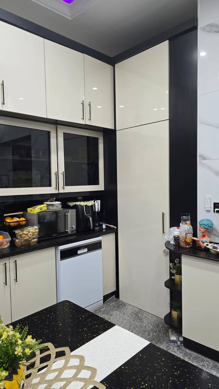 كاونتر للبيع وهذا رقم صاحب الكاونتر
***********
