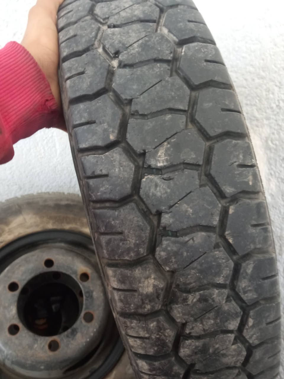 سلام عليكم اخواني الكرام تايرات باله مال شركه كيه حمل فحل مال شركه كوري رنك والتاير ما ماشيات هواي بي ختم الشركه


**إذا كنت صاحب هذا الإعلان وتريد حذفه لأي سبب، رجاءا أرسل رسالة إلى الدعم الفني**